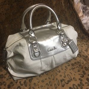 🔥🔥Coach White/Sliver Leather Satchel